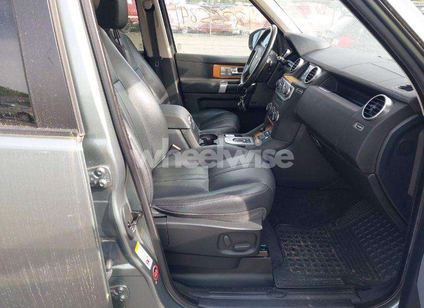 Photo 5 of 2016 Land Rover LR4 (VIN SALAG2V63GA790268)