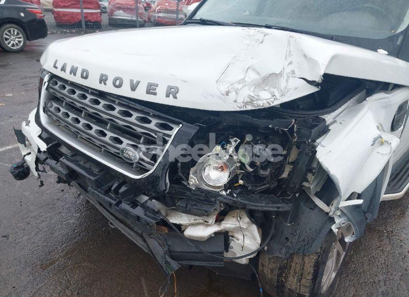 Photo 6 of 2016 Land Rover LR4 (VIN SALAG2V65GA827367)