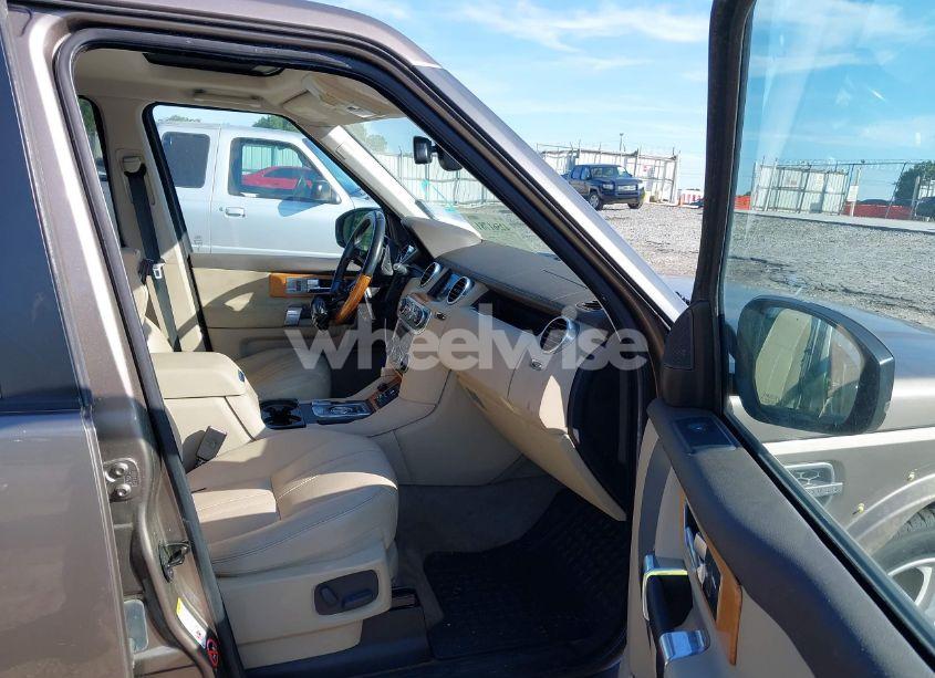 Photo 5 of 2015 Land Rover LR4 (VIN SALAG2V69FA765454)
