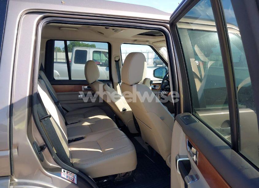 Photo 8 of 2015 Land Rover LR4 (VIN SALAG2V69FA765454)
