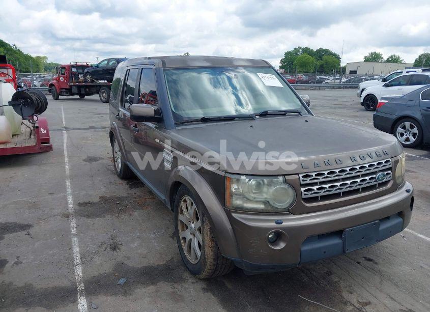2011 Land Rover LR4 (VIN SALAK2D44BA557992) main photo