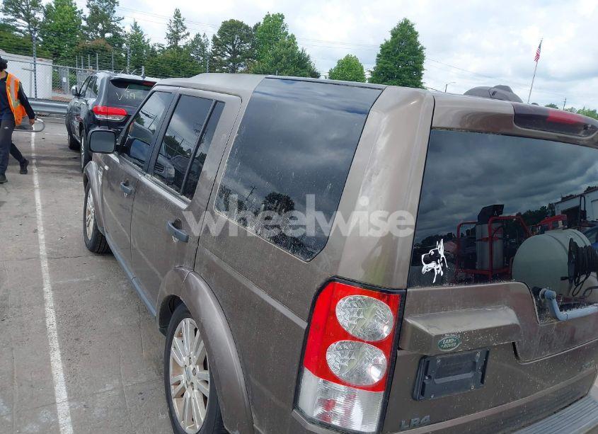 Photo 3 of 2011 Land Rover LR4 (VIN SALAK2D44BA557992)