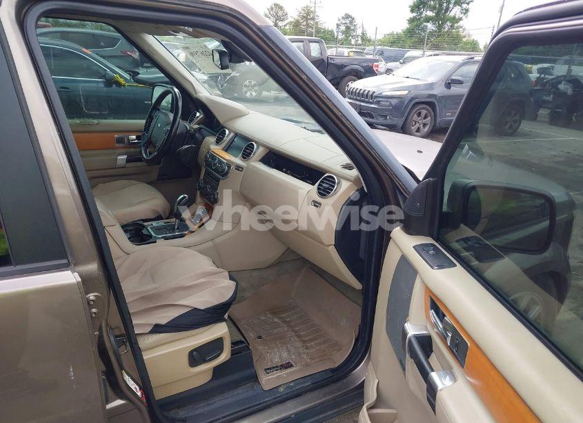 Photo 5 of 2011 Land Rover LR4 (VIN SALAK2D44BA557992)