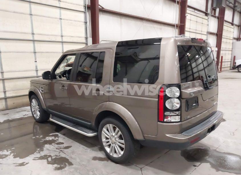 Photo 3 of 2015 Land Rover LR4 (VIN SALAK2V66FA747024)