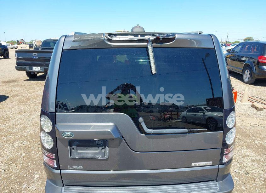 Photo 6 of 2015 Land Rover LR4 (VIN SALAK2V68FA748157)