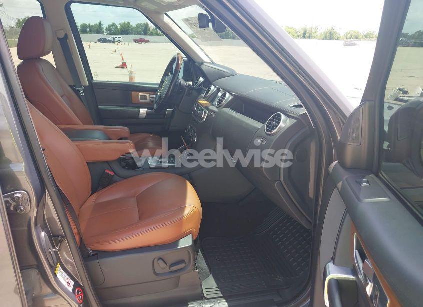Photo 5 of 2016 Land Rover LR4 (VIN SALAK2V69GA833946)