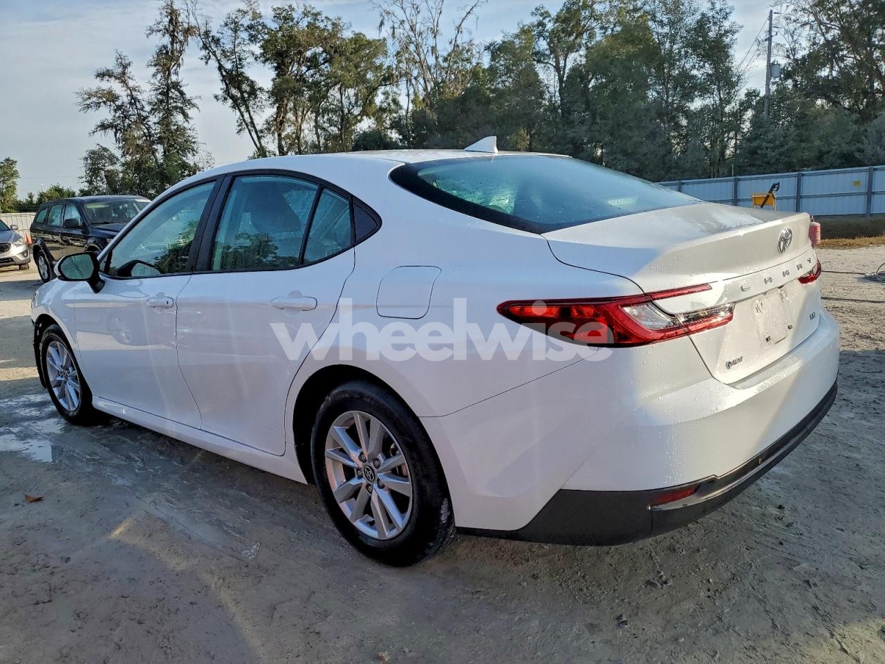 Photo 2 of 2025 TOYOTA CAMRY XSE (VIN SALCP2BG5HH707129)