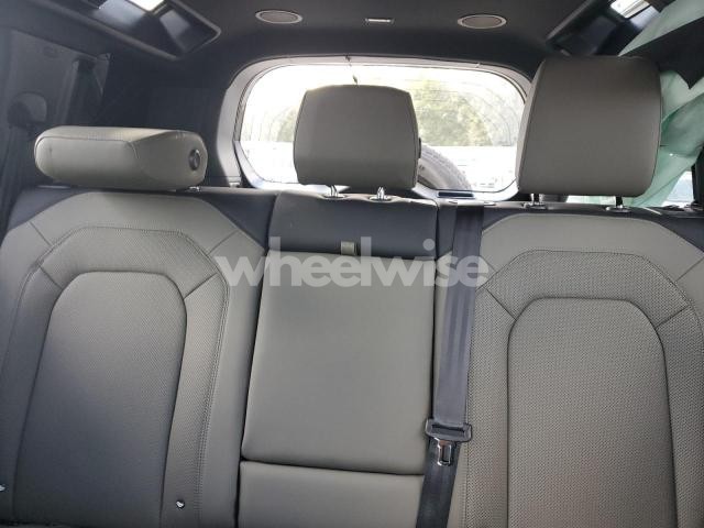 2025 LAND ROVER DEFENDER 110 X-DYNAMIC SE (VIN SALE27EU2S2462855) main photo