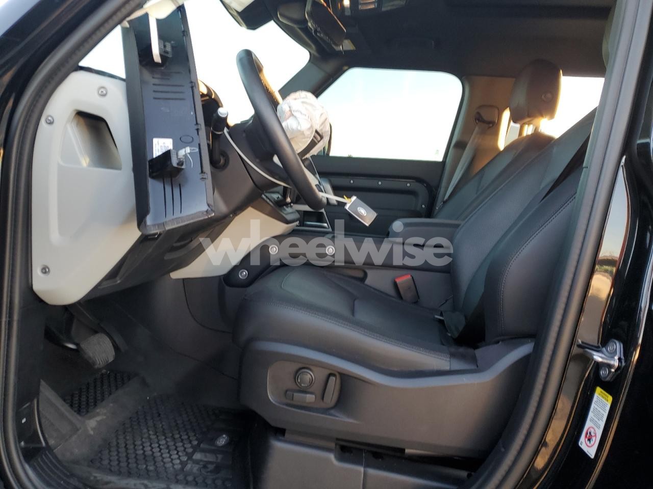 Photo 7 of 2024 LAND ROVER DEFENDER 110 X-DYNAMIC SE (VIN SALE2EEU2R2354928)