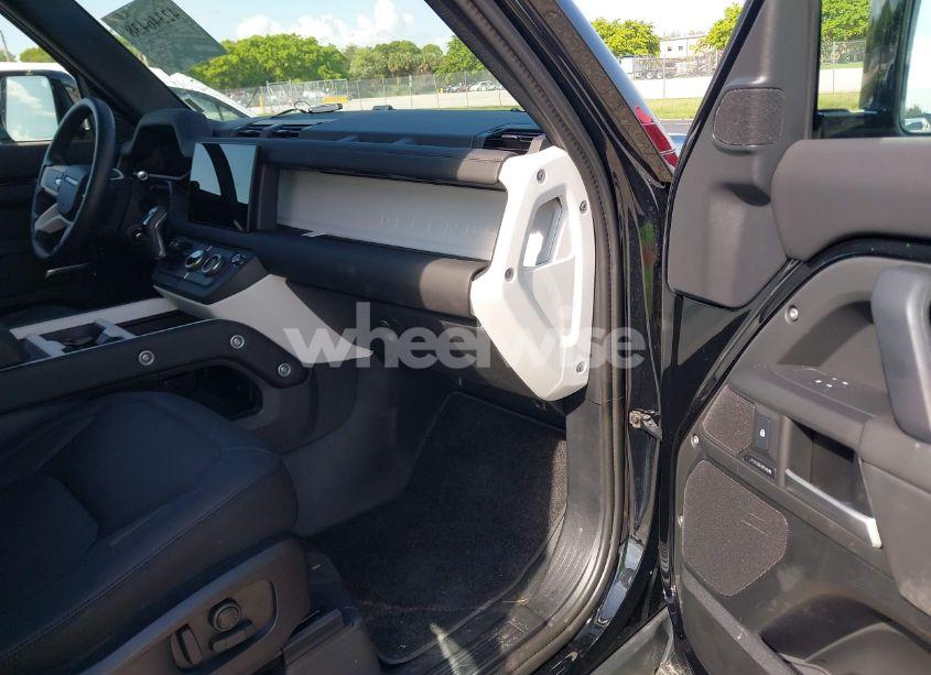 Photo 5 of 2025 Land Rover DEFENDER 110 P300 (VIN SALEJ7EX5S2391695)