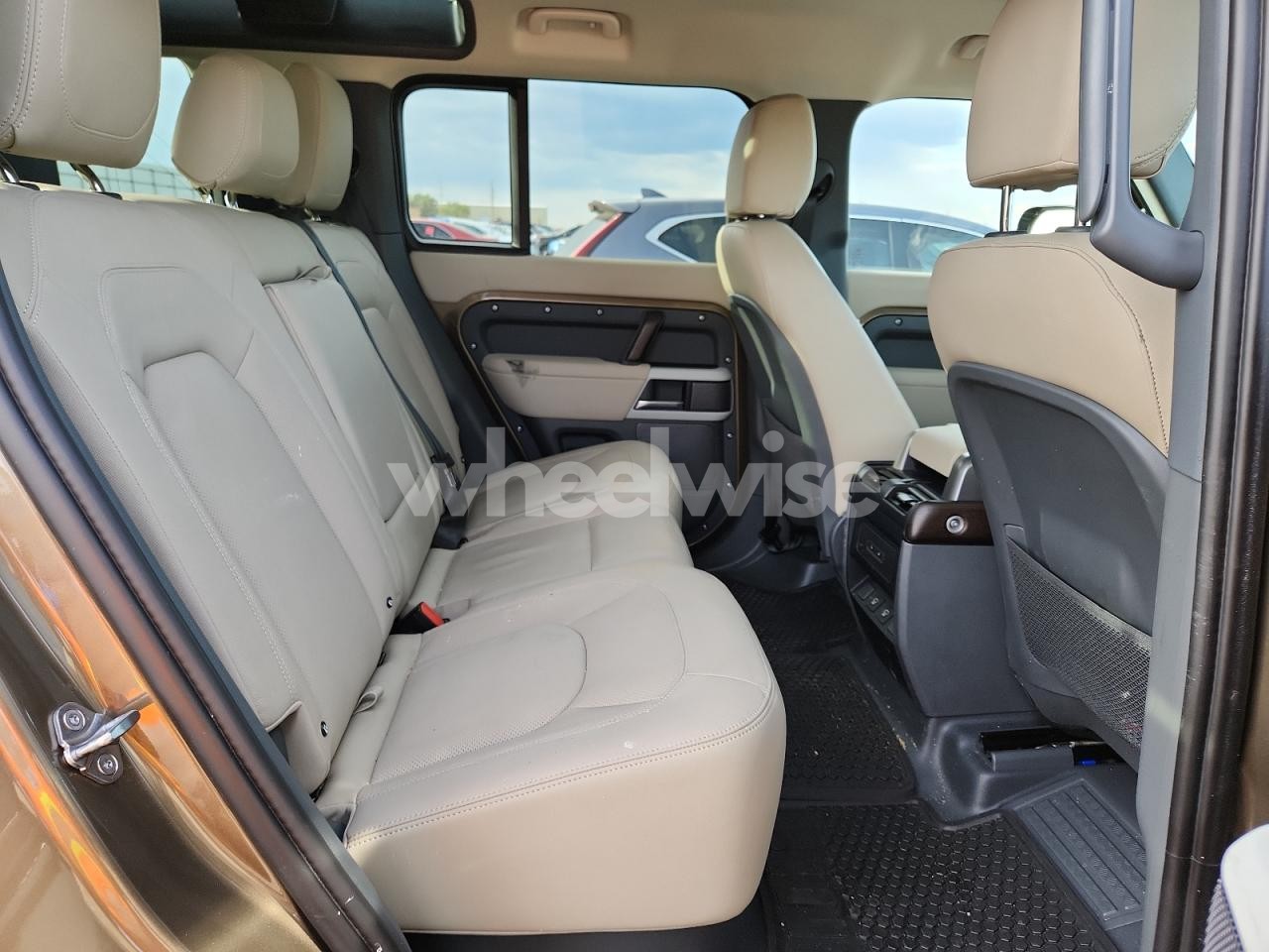 Photo 11 of 2024 LAND ROVER DEFENDER 110 S (VIN SALEJ7EX7R2340726)