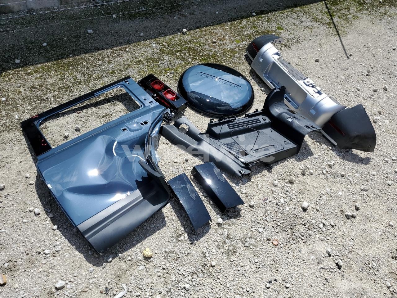 Photo 13 of 2025 LAND ROVER DEFENDER 110 S (VIN SALEJ7EX8S2454417)