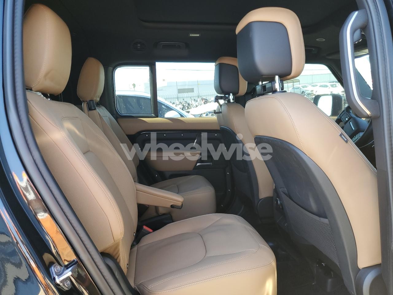 Photo 11 of 2025 LAND ROVER DEFENDER 130 S (VIN SALEJFFU1S2407065)