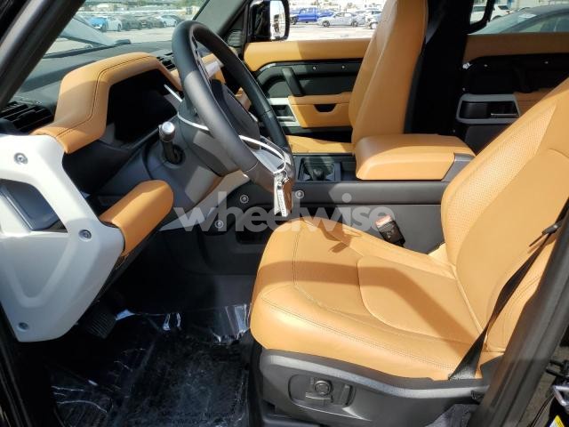 2024 LAND ROVER DEFENDER 110 SE (VIN SALEPEFE6R2274928) main photo