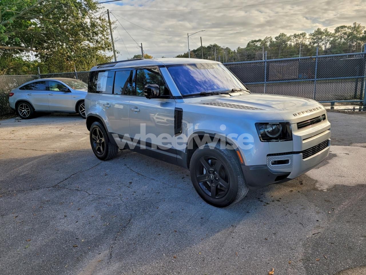 2021 LAND ROVER DEFENDER 110 SE (VIN SALEPERU0M2041722) main photo