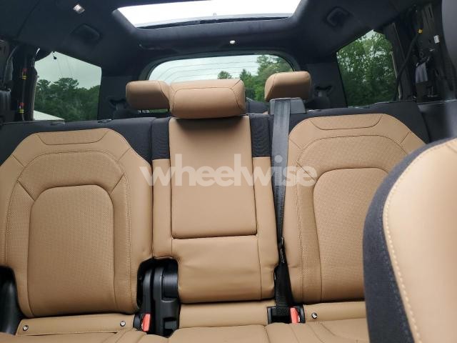 Photo 14 of 2025 LAND ROVER DEFENDER 130 N/A (VIN SALEWFFE6S2403619)
