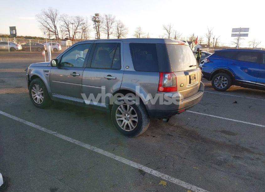 Photo 3 of 2008 Land Rover LR2 SE (VIN SALFP24N18H037720)