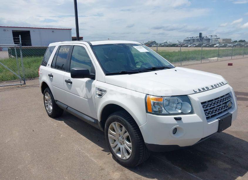 2008 Land Rover LR2 SE (VIN SALFP24NX8H039210) main photo