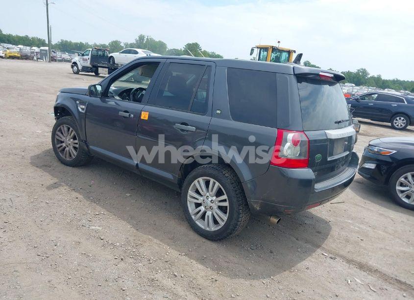 Photo 3 of 2009 Land Rover LR2 HSE (VIN SALFR24NX9H136371)