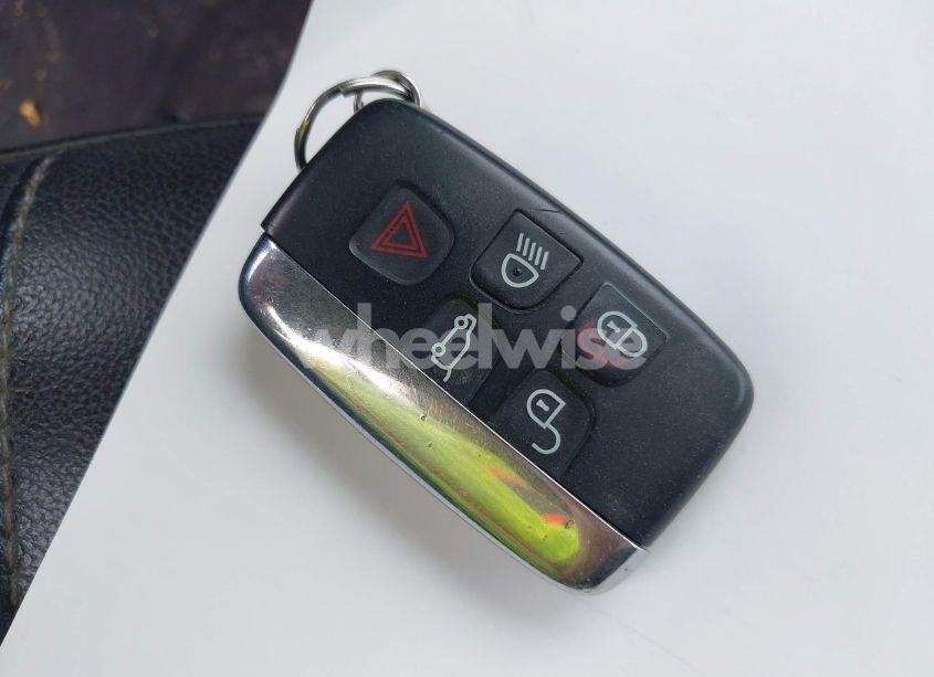 Photo 11 of 2013 Land Rover LR2 (VIN SALFR2BG4DH365156)