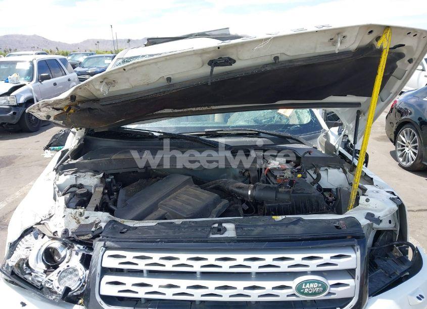 Photo 10 of 2014 Land Rover LR2 (VIN SALFR2BG4EH403437)