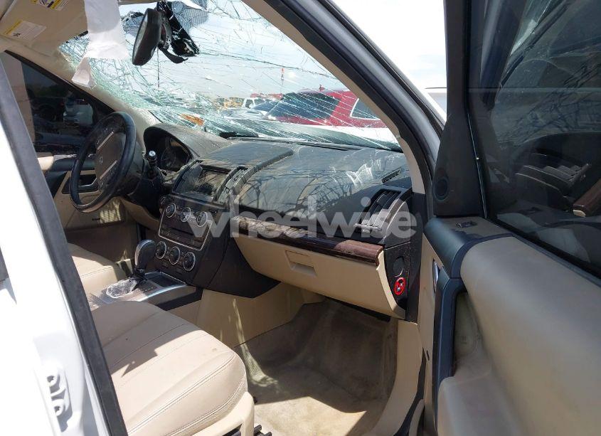 Photo 5 of 2014 Land Rover LR2 (VIN SALFR2BG4EH403437)