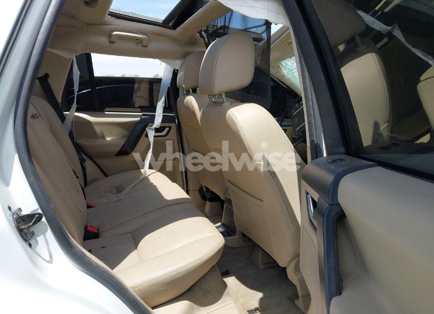 Photo 8 of 2014 Land Rover LR2 (VIN SALFR2BG4EH403437)