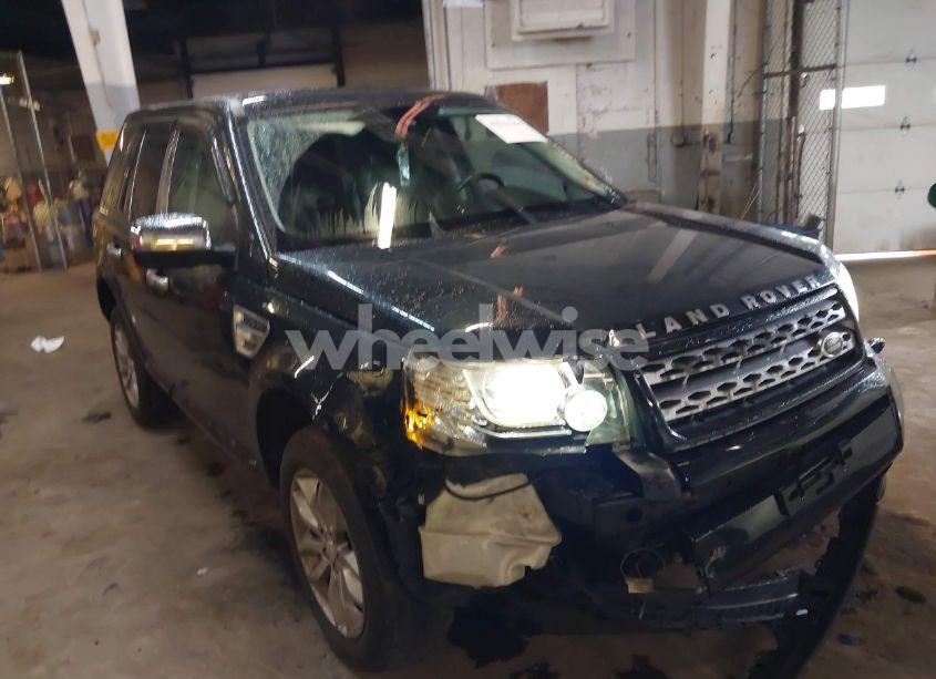 2014 Land Rover LR2 (VIN SALFR2BGXEH408514) main photo