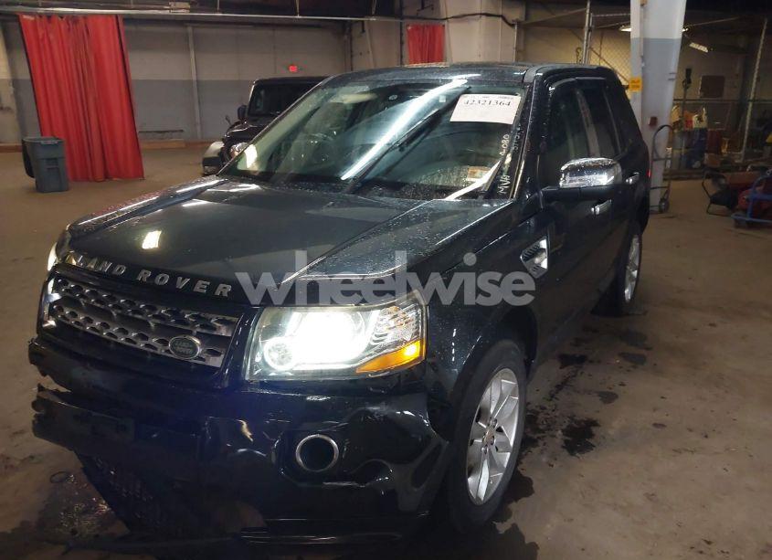 Photo 2 of 2014 Land Rover LR2 (VIN SALFR2BGXEH408514)