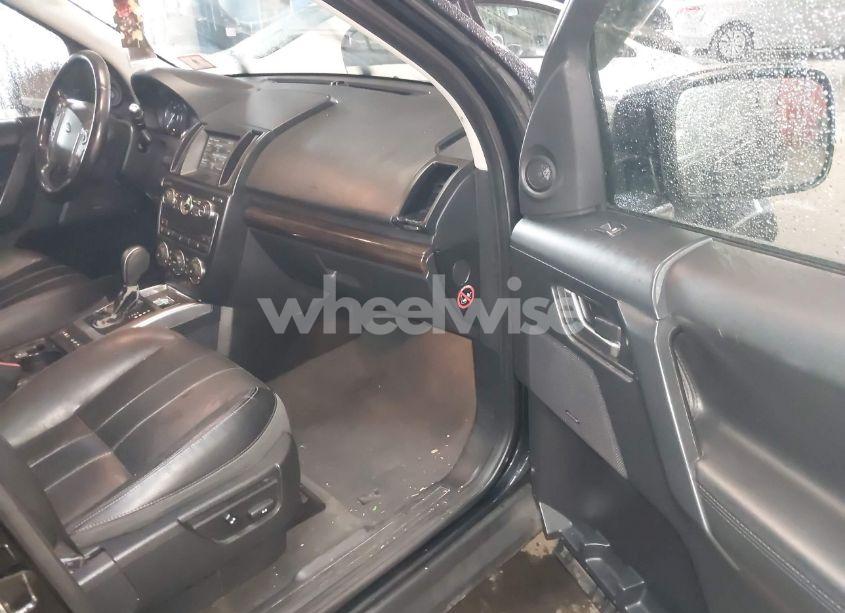 Photo 5 of 2014 Land Rover LR2 (VIN SALFR2BGXEH408514)