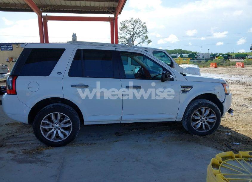 Photo 13 of 2011 Land Rover LR2 (VIN SALFR2BN5BH268155)