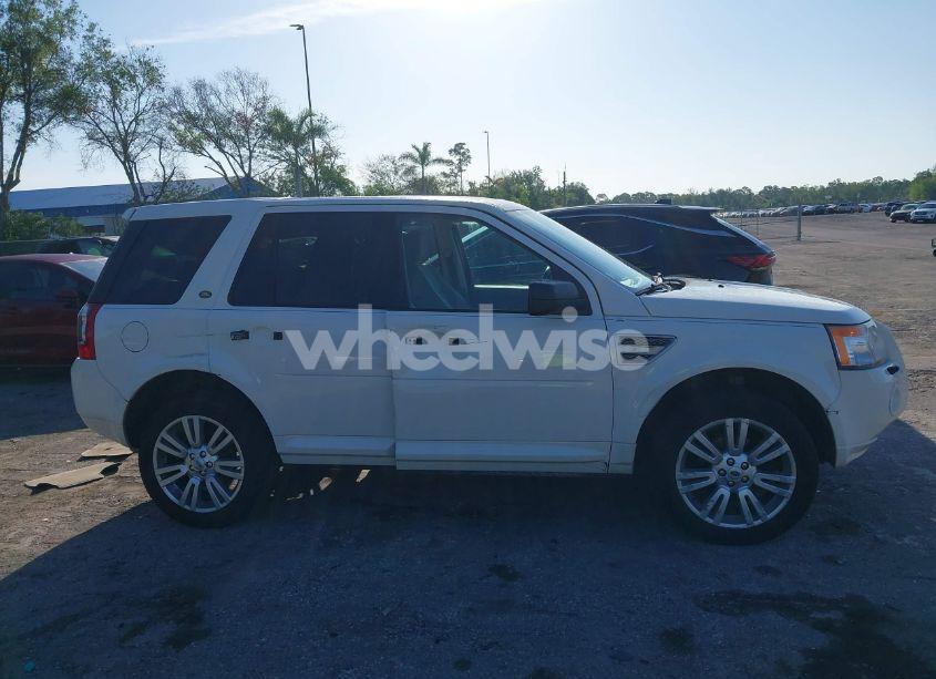 Photo 13 of 2010 Land Rover LR2 HSE (VIN SALFR2BN8AH208966)