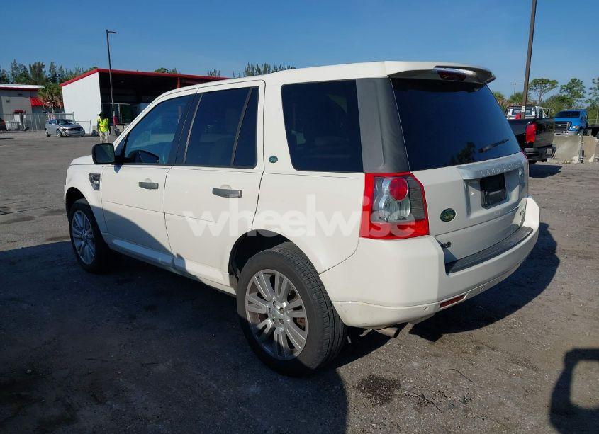 Photo 3 of 2010 Land Rover LR2 HSE (VIN SALFR2BN8AH208966)