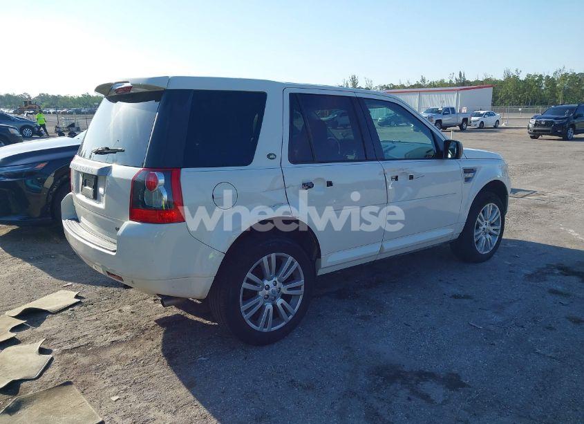 Photo 4 of 2010 Land Rover LR2 HSE (VIN SALFR2BN8AH208966)