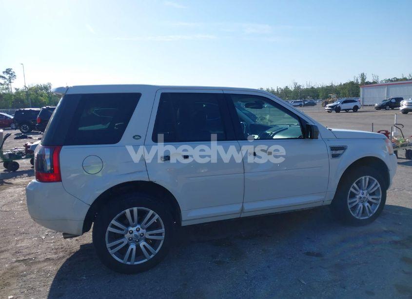 Photo 6 of 2010 Land Rover LR2 HSE (VIN SALFR2BN8AH208966)