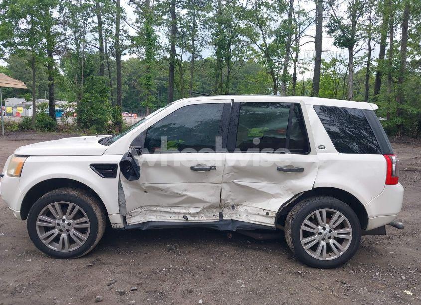 Photo 6 of 2009 Land Rover LR2 HSE (VIN SALFT24N09H146327)