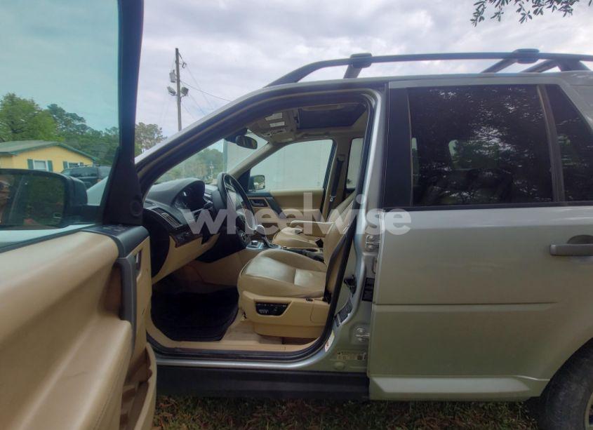 Photo 4 of 2008 Land Rover LR2 HSE (VIN SALFT24N78H108754)