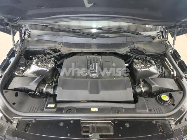 Photo 7 of 2018 LAND ROVER RANGE ROVER (VIN SALGR2RV1JA383840)