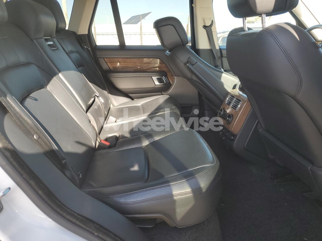 Photo 11 of 2019 LAND ROVER RANGE ROVER (VIN SALGR2RV7KA517915)