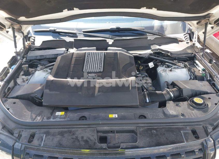 Photo 10 of 2017 Land Rover RANGE ROVER 3.0L V6 SUPERCHARGED HSE (VIN SALGS2FV0HA376137)