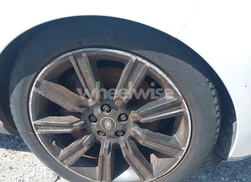 Photo 6 of 2017 Land Rover RANGE ROVER 3.0L V6 SUPERCHARGED HSE (VIN SALGS2FV0HA376137)