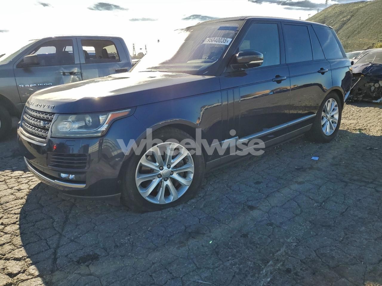 2017 LAND ROVER RANGE ROVER HSE (VIN SALGS2FV1HA341851) main photo