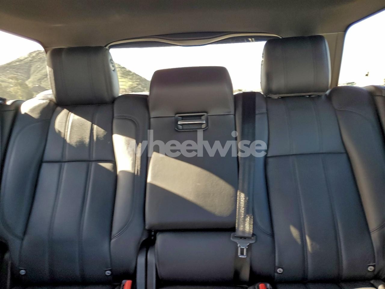 Photo 10 of 2017 LAND ROVER RANGE ROVER HSE (VIN SALGS2FV1HA341851)