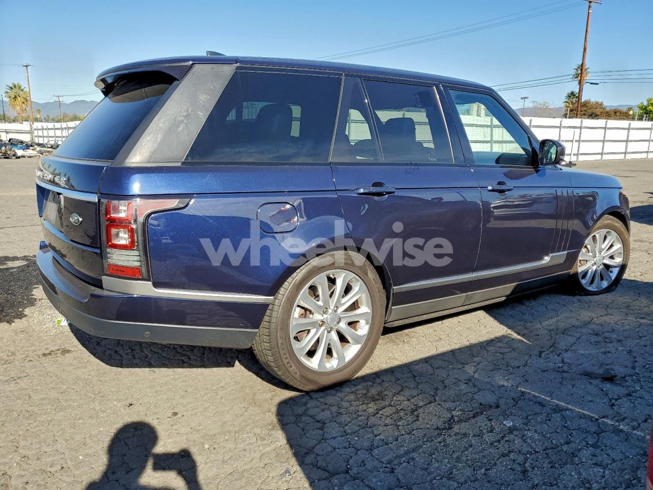Photo 3 of 2017 LAND ROVER RANGE ROVER HSE (VIN SALGS2FV1HA341851)