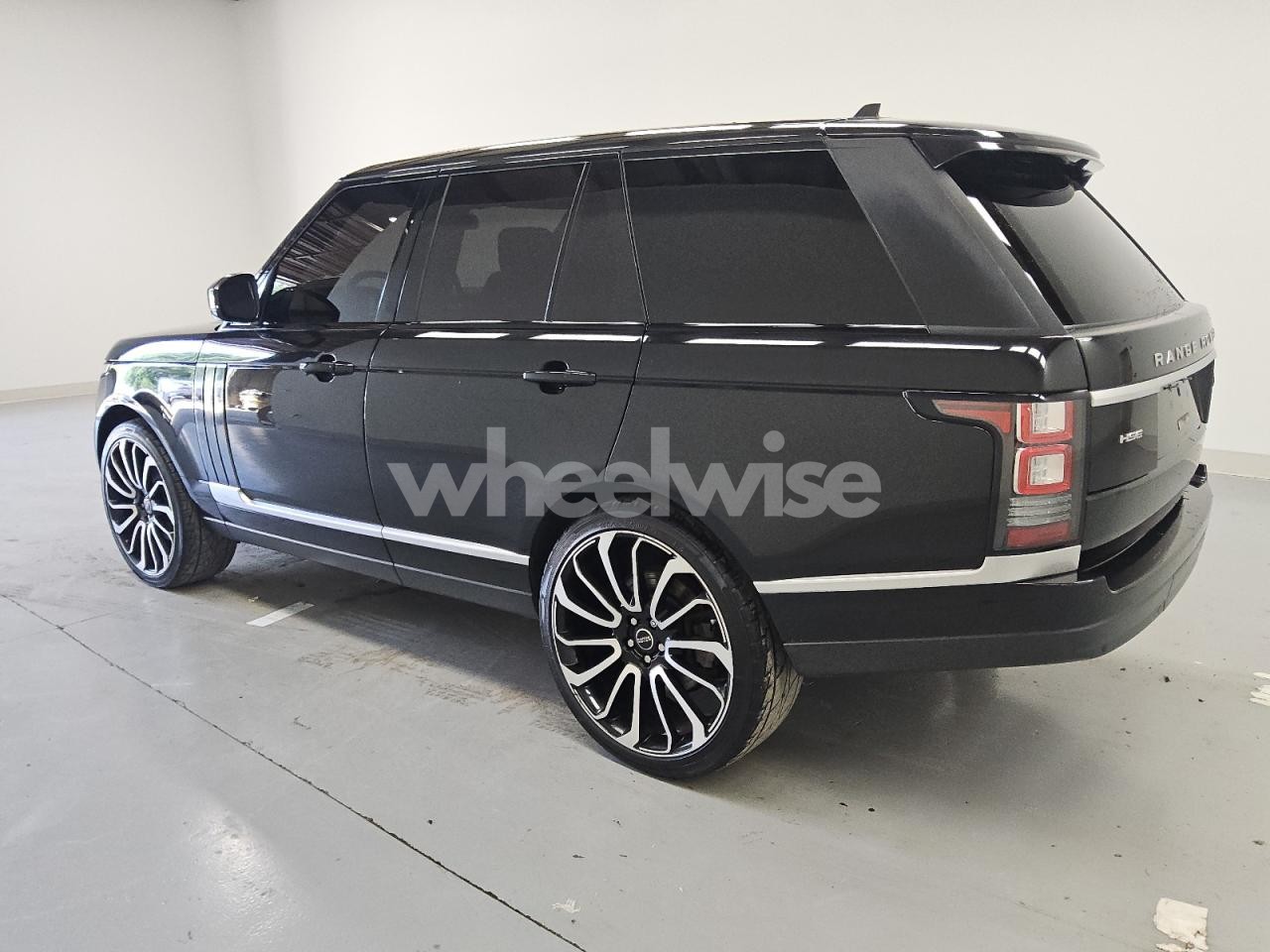 Photo 2 of 2016 LAND ROVER RANGE ROVER HSE (VIN SALGS2PF8GA312952)