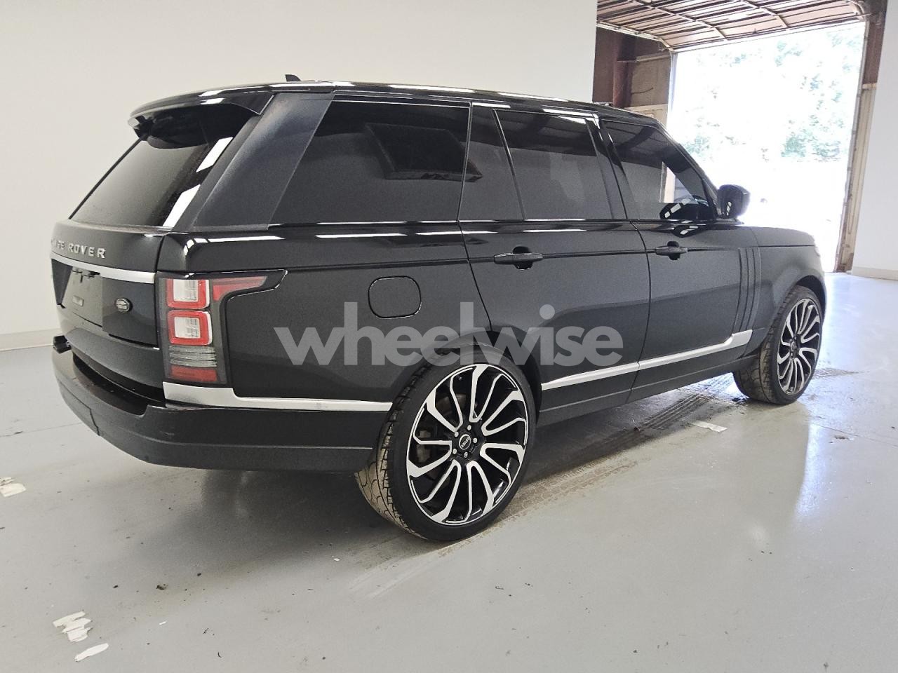 Photo 3 of 2016 LAND ROVER RANGE ROVER HSE (VIN SALGS2PF8GA312952)