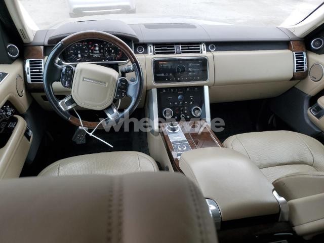 Photo 13 of 2020 LAND ROVER RANGE ROVER HSE (VIN SALGS2RU1LA402742)
