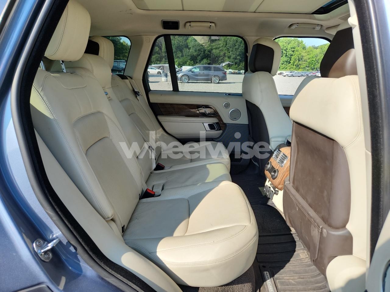 Photo 11 of 2020 LAND ROVER RANGE ROVER HSE (VIN SALGS2RU1LA599718)