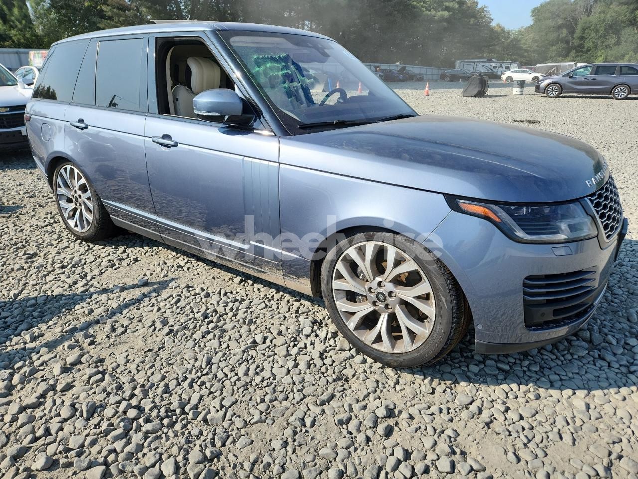 Photo 4 of 2020 LAND ROVER RANGE ROVER HSE (VIN SALGS2RU1LA599718)