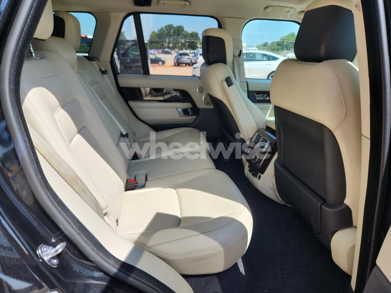 Photo 11 of 2020 LAND ROVER RANGE ROVER HSE (VIN SALGS2RUXLA574655)